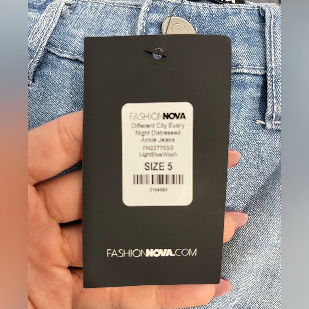 Fashion Nova Distressed Ankle Jeans - Picture 11 of 13